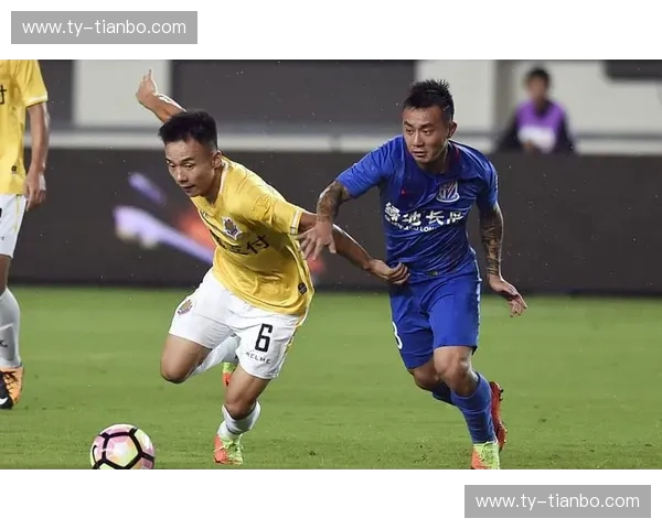 巅峰对垒与草根尊严：那一夜的天河，恒大与申鑫共同编织的足球梦幻诗史